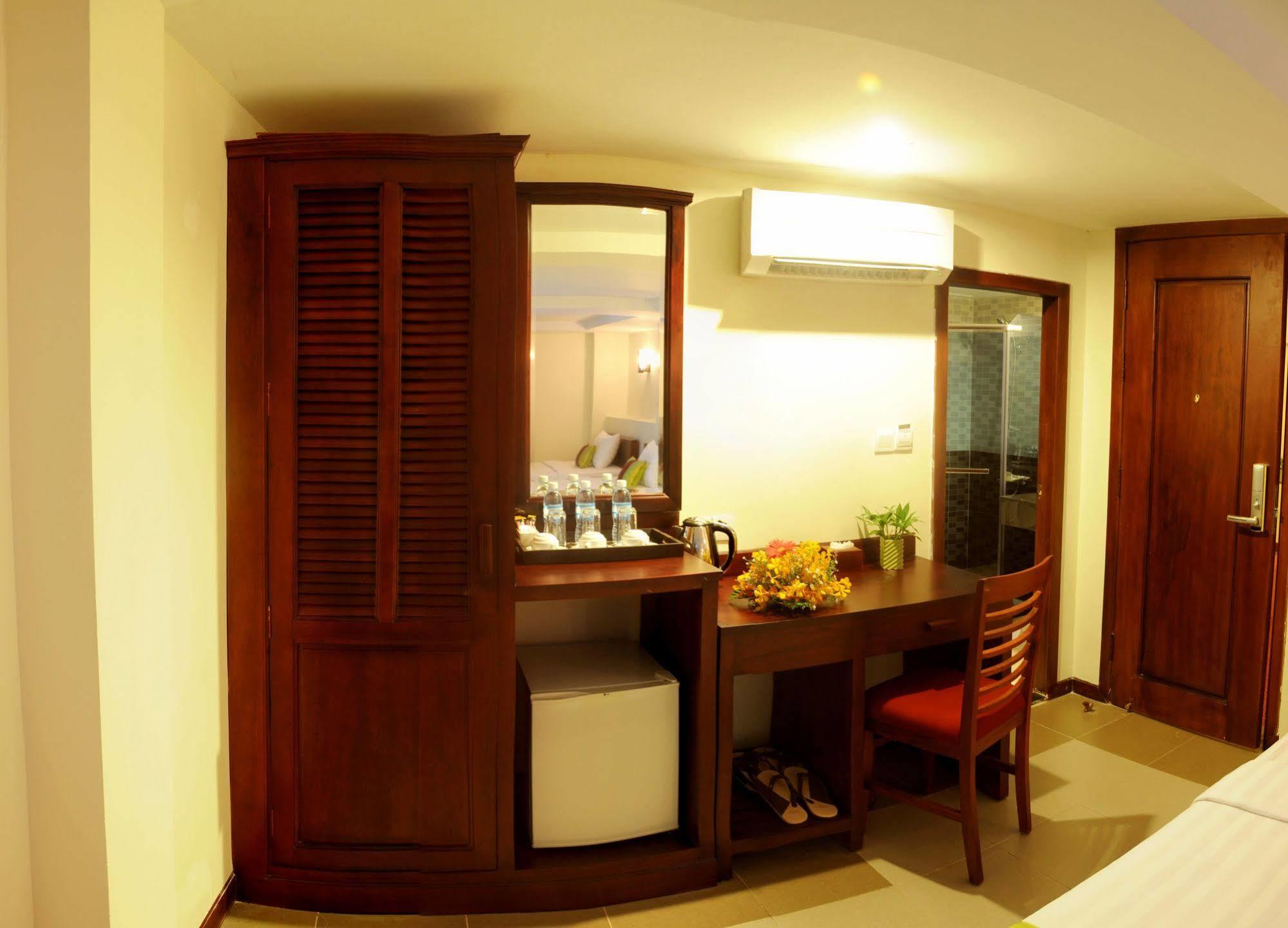 V N E Hotel Phnompenh Exteriér fotografie